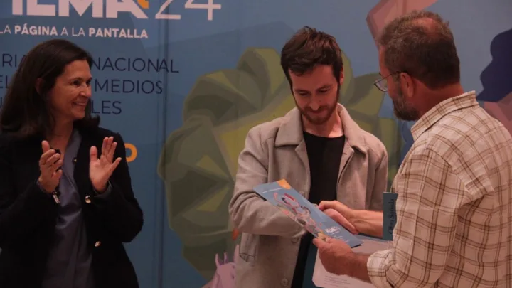 Rafael Salinas obtiene el Premio Nacional de Poesía Joven Francisco Cervantes 2024