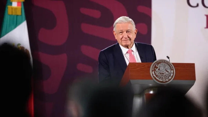 López Obrador celebra la liberación de Julian Assange