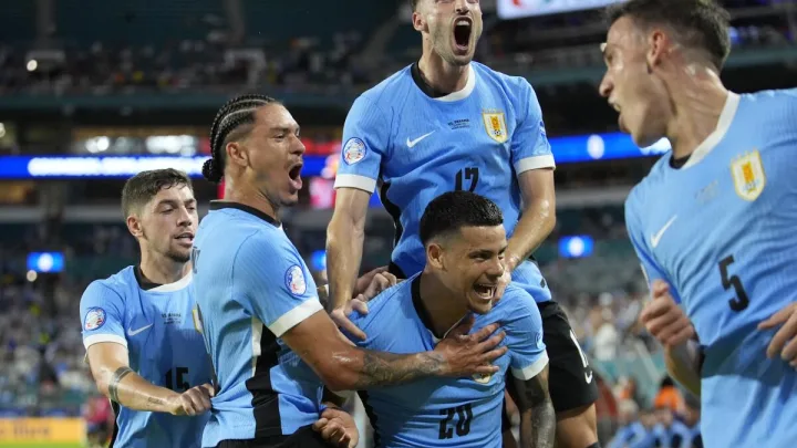 Uruguay vence a Panamá con autoridad en su debut en la Copa América