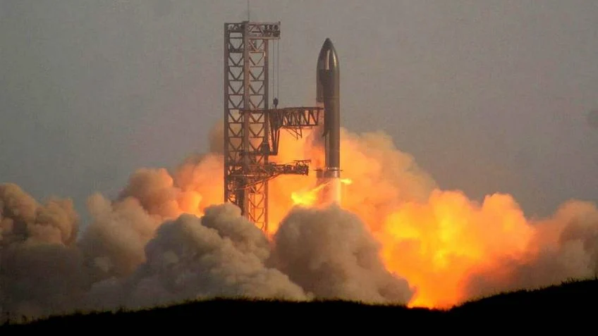 Despega el Starship desde Texas; propulsor logra regresar al Golfo de México