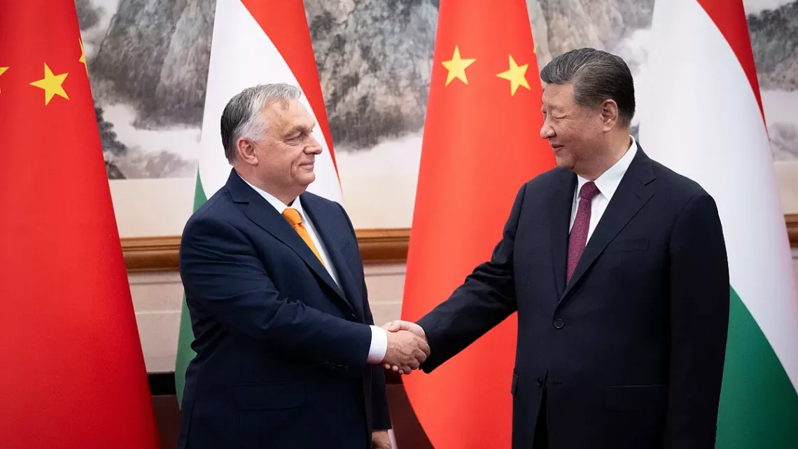  Viktor Orbán sorprende con su “Misión de Paz 3.0” en China