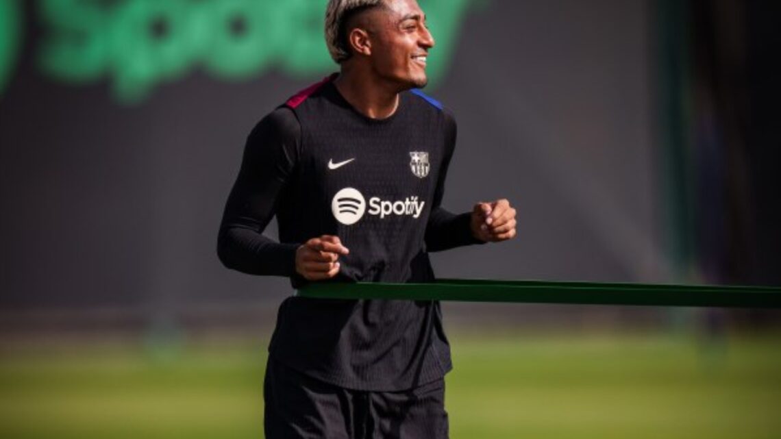 Julián Araujo destaca en el debut de Hansi Flick con Barcelona