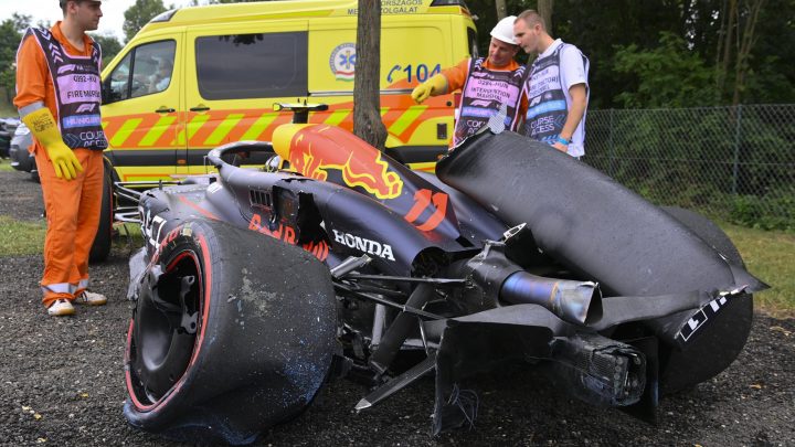 Checo Pérez sufre accidente en la Q1 del Gran Premio de Hungría