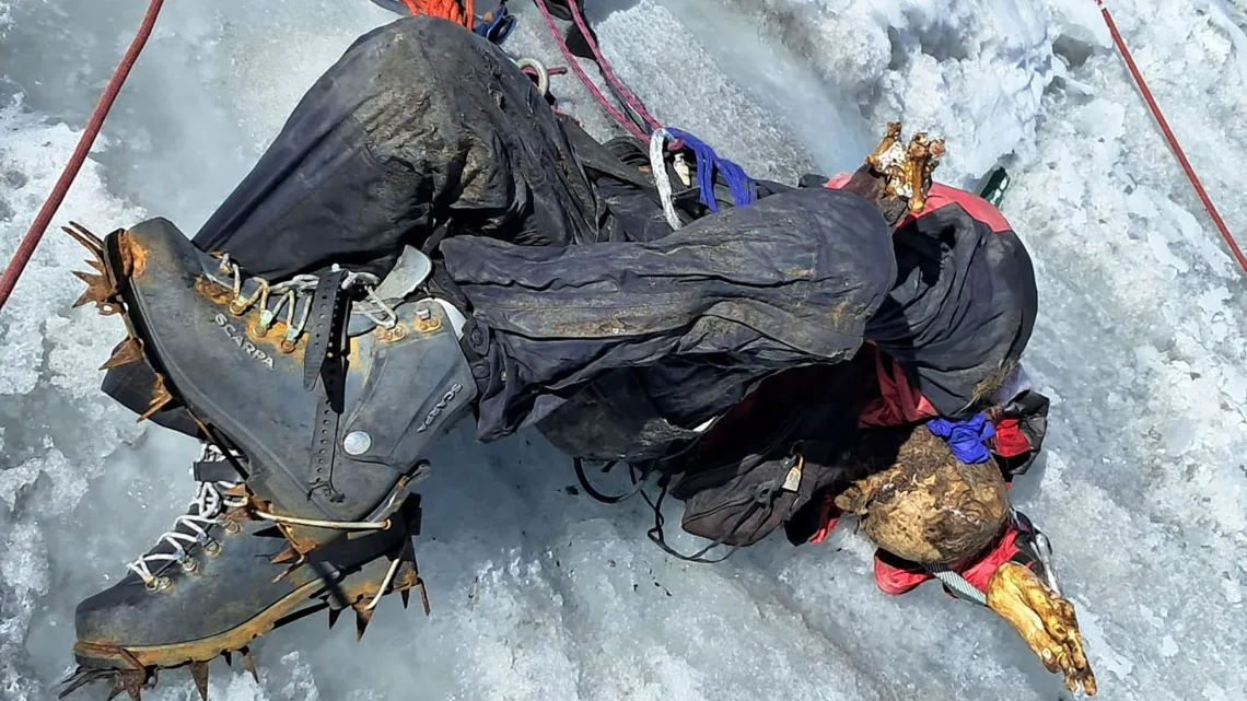 Encuentran cuerpo momificado de turista desaparecido en el nevado Huascarán desde 2002