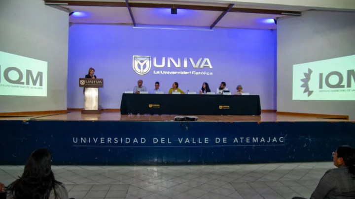 Imparten IQM y UNIVA diplomado en materia de reconstrucción del tejido social