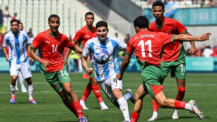 Polémica decisión en el partido inaugural de los Juegos Olímpicos