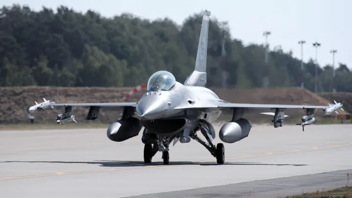 Países Bajos enviará aviones F-16 a Ucrania para fortalecer su defensa