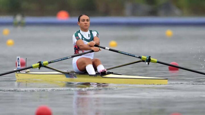  Kenia Lechuga avanza a la final C en remo