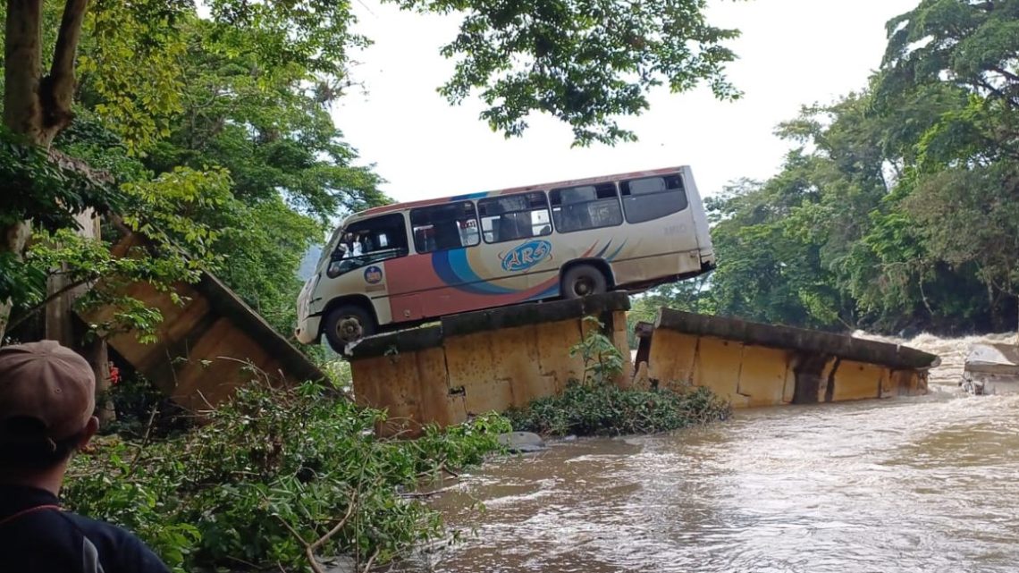 Colapso de Puente en Veracruz: Un Muerto y Seis Heridos