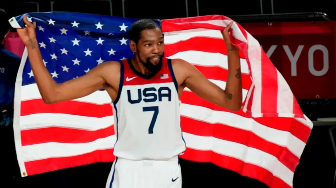 Kevin Durant en Duda para París 2024 por Lesión en Pantorrillas