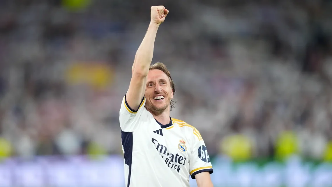 Real Madrid extiende contrato de Luka Modric hasta 2025