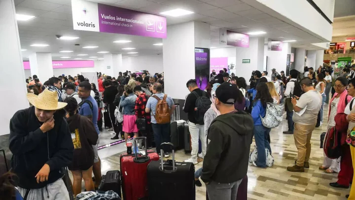 Caos en el AICM: 345 Vuelos Retrasados por Apagón Informático