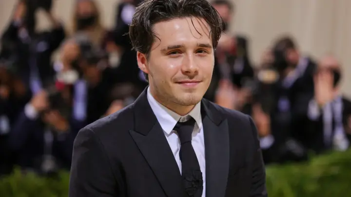  Brooklyn Beckham Hospitalizado Tras Accidente con Fractura en el Hombro