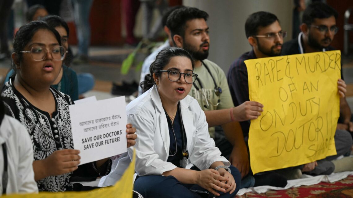 Protestas en India Tras la Violación y Asesinato de una Médica