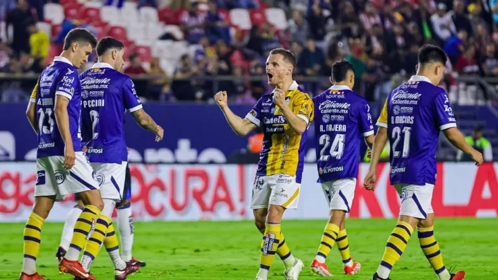 Atlético de San Luis aplasta a Querétaro en el Clásico de la 57
