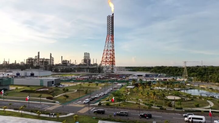 Refinería Dos Bocas Inicia Operaciones al 19% de Capacidad
