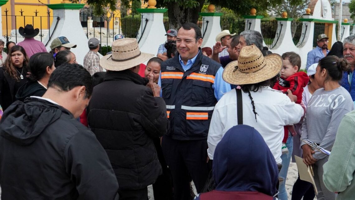 Roberto Cabrera entrega construcción de calle en Santa Bárbara La Cueva