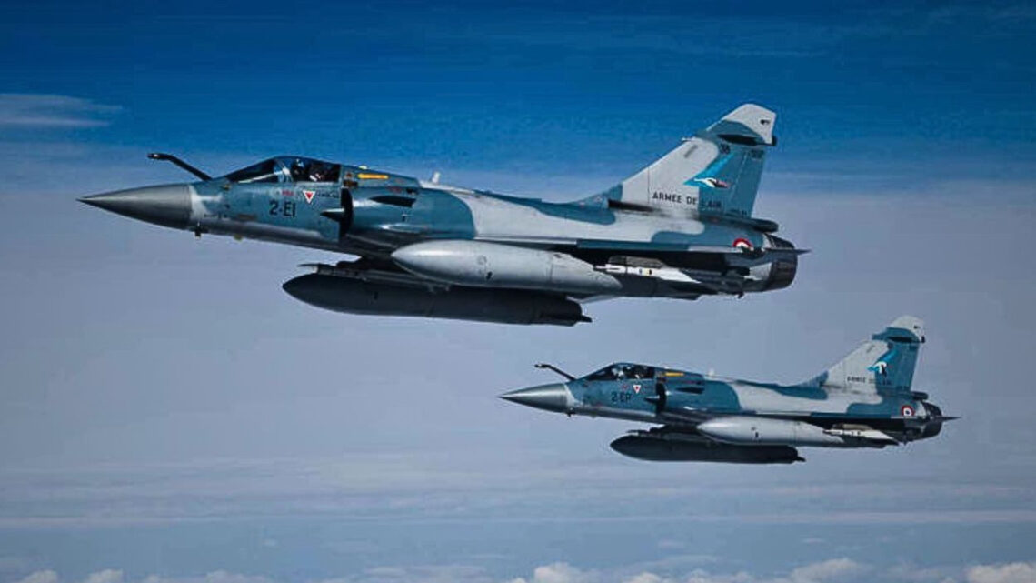 Trágico choque de cazas franceses deja dos pilotos muertos