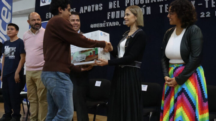Recibe SEDIF apoyos del programa Corriendo por la Educación 2024