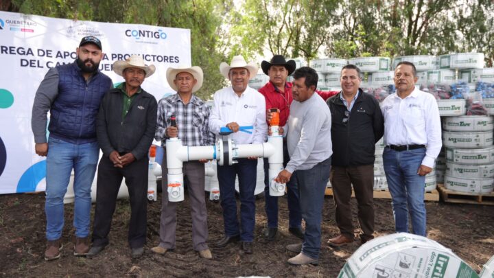 Entrega SEDEA oficios de autorización en San Juan del Rio