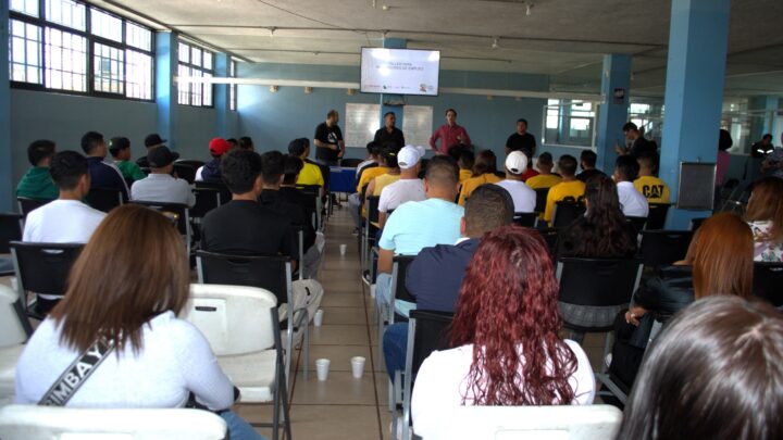 Capacitan CECA y Centro Estatal de Empleabilidad a pacientes en Tratamiento por Adicciones