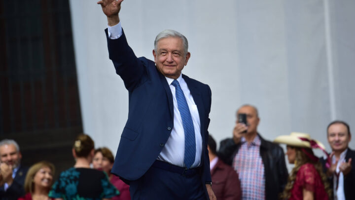 AMLO se Despide con 73% de Aprobación