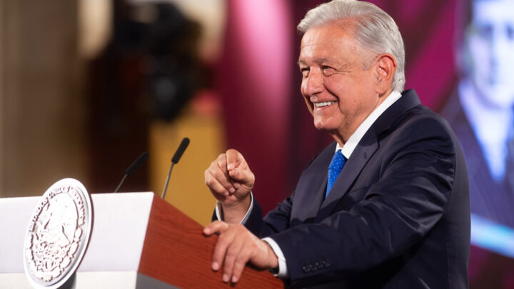 López Obrador celebra validación del TEPJF