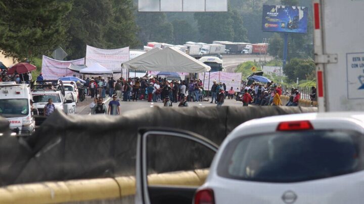 Bloqueo en la México-Puebla supera las 35 horas   