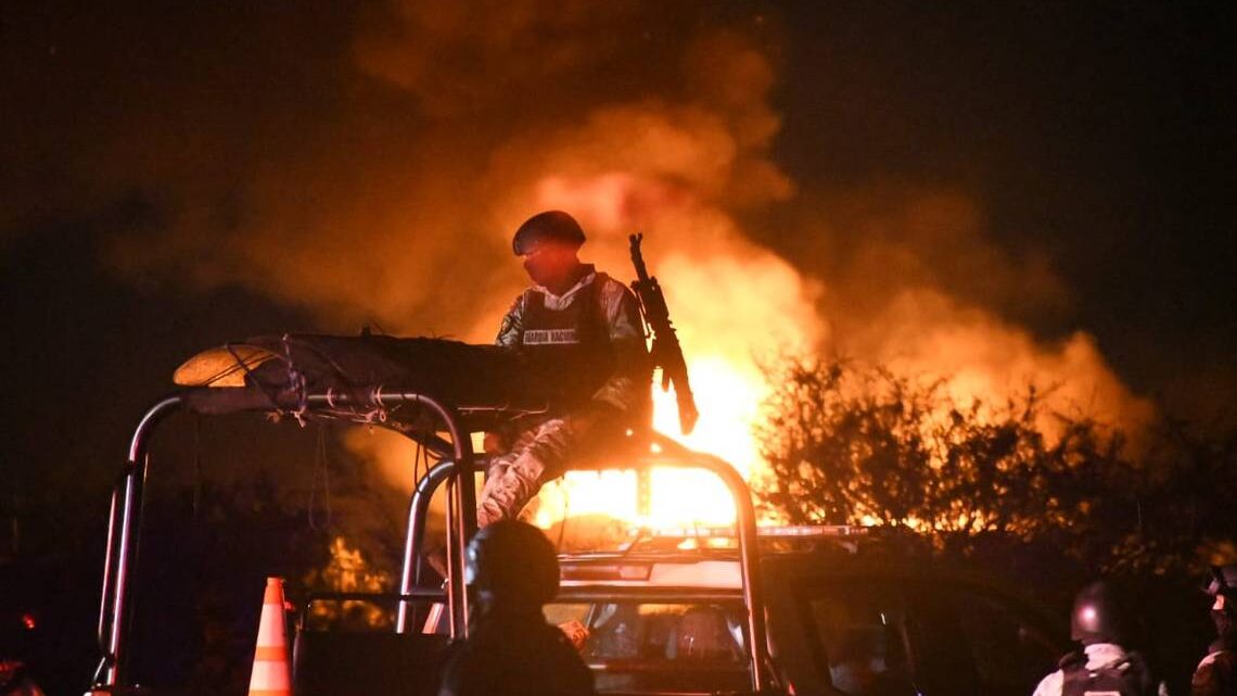Explosión de polvorín en Irapuato causa caos y daños