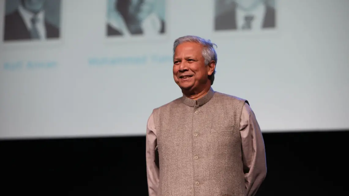 Bangladesh Disuelve el Parlamento y Designa a Yunus como Gobierno Interino