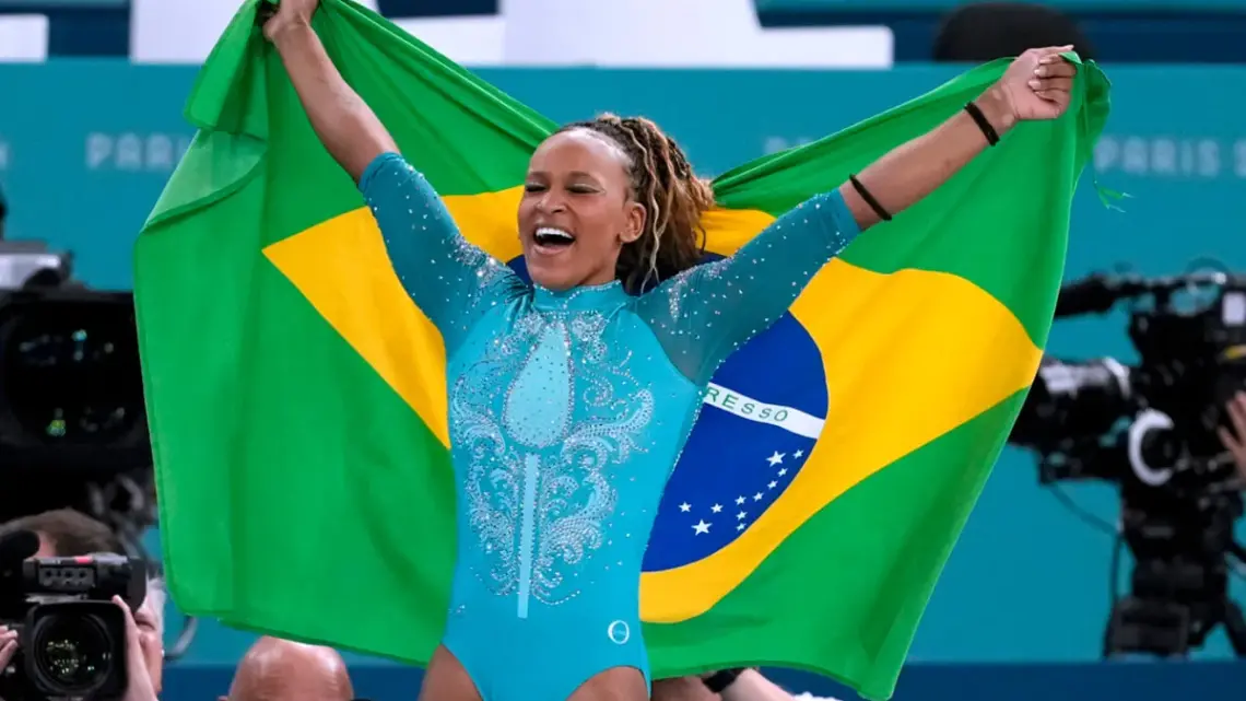 Rebeca Andrade arrebata el oro a Simone Biles