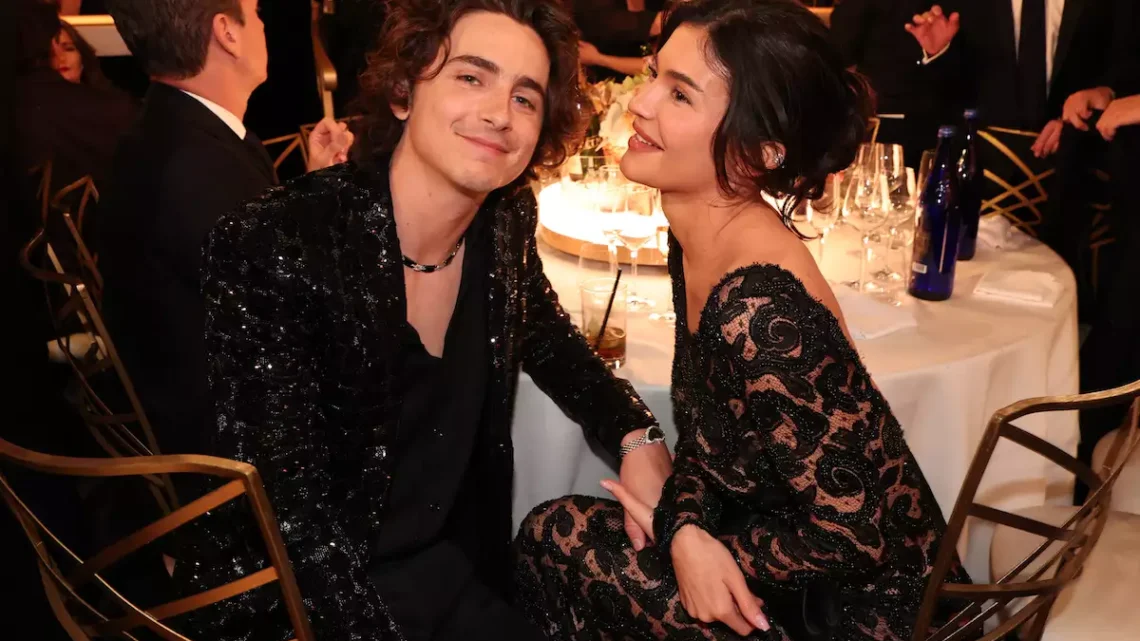 Kylie Jenner intenta que Timothée Chalamet se una a ‘The Kardashians’, pero enfrenta resistencia familiar