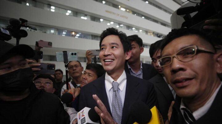 Tailandia Disuelve Principal Partido Político en Medio de Crisis por la Monarquía