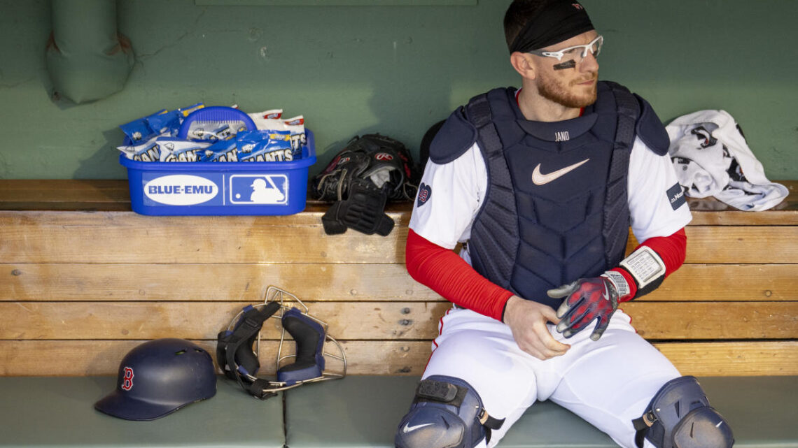 Danny Jansen hace historia en la MLB al jugar para dos equipos en un solo partido