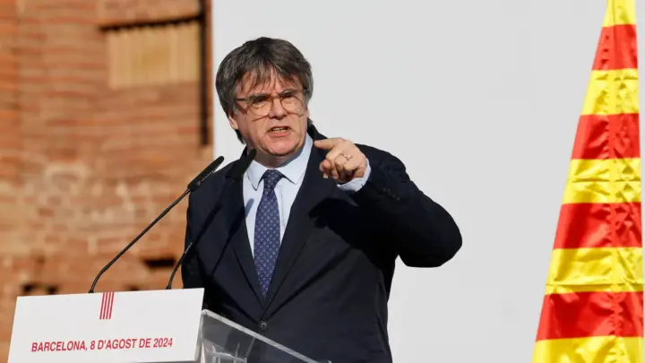 Puigdemont Regresa a España y Escapa de Nuevo Tras Discurso en Barcelona