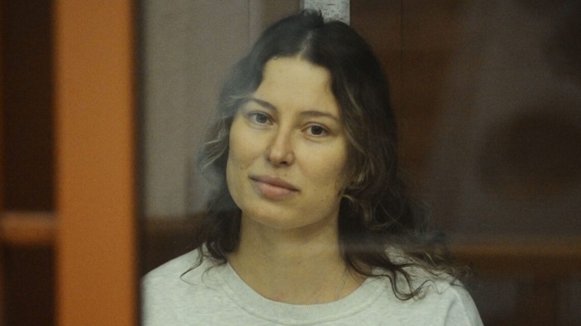 Ciudadana ruso-estadounidense condenada a 12 años por donar a ONG ucraniana