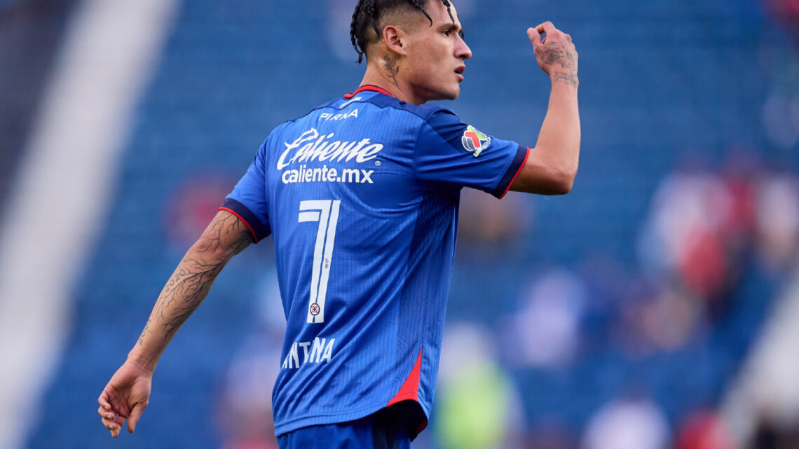 Uriel Antuna se despide de Cruz Azul y se une a Tigres
