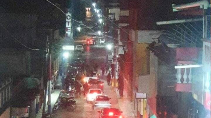 Grupo armado patrulla municipios en Chiapas contra cárteles