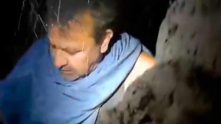 Rescatan a hombre y su mascota tras el colapso de su casa en Aguascalientes