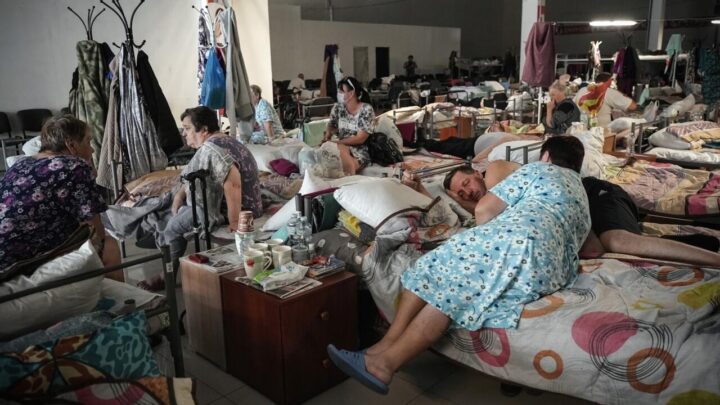 Miles de rusos huyen de Kursk ante ofensiva ucraniana