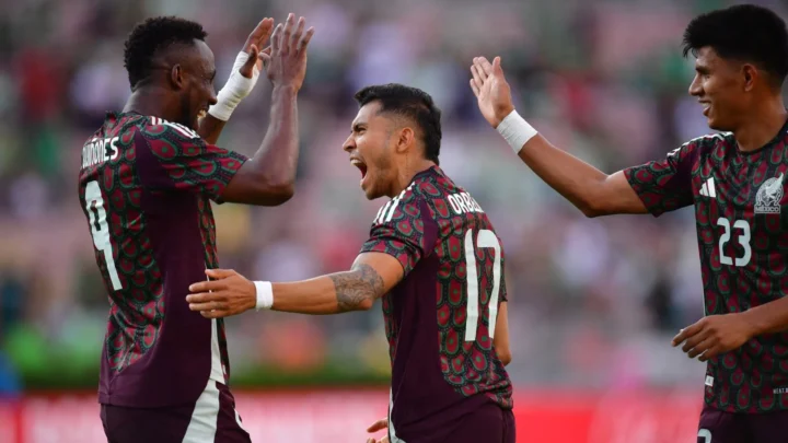 México debuta con victoria en el regreso de Javier Aguirre