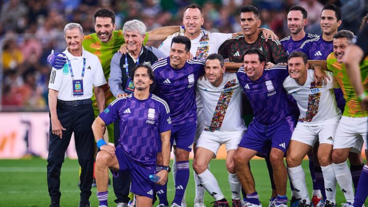Monterrey brilla con el duelo de leyendas del fútbol