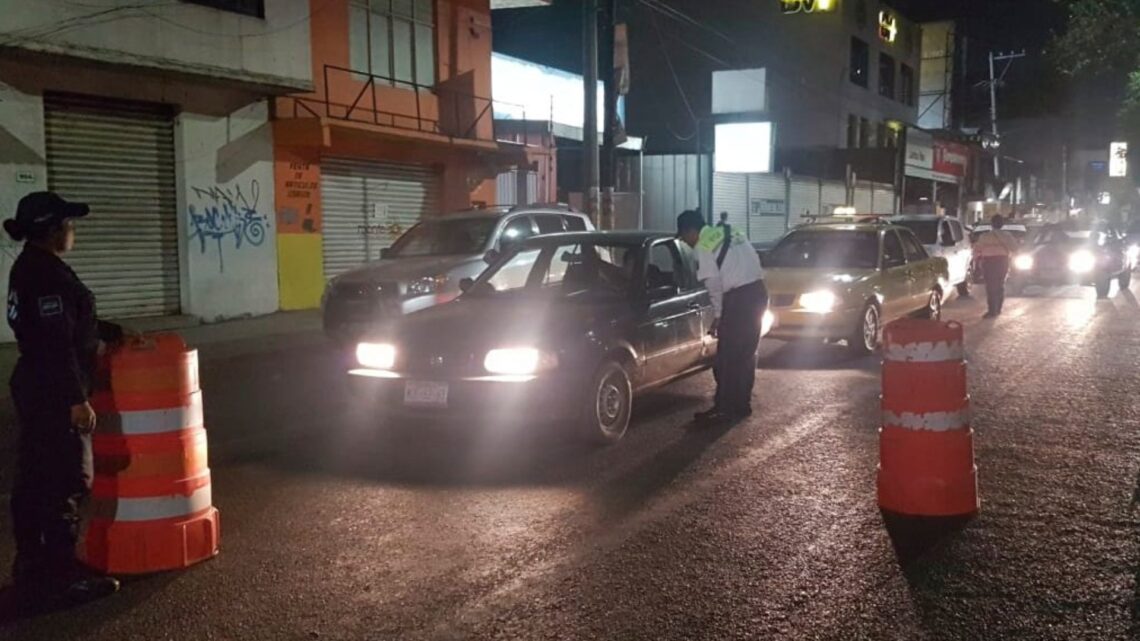 Operativo de alcoholímetro en Oaxaca deja un muerto y un policía herido