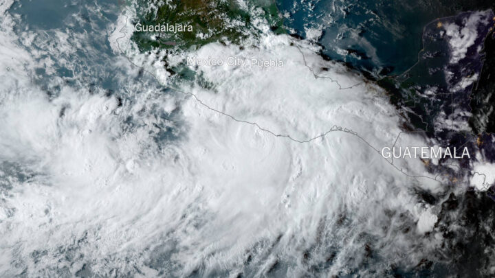 Alerta por lluvias extraordinarias en Guerrero y Oaxaca debido al ciclón tropical John   