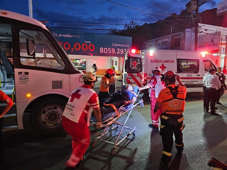 Mujer pierde un brazo en accidente vial mientras dormía en transporte de personal
