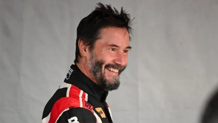 Keanu Reeves Hace su Debut en el Automovilismo Profesional