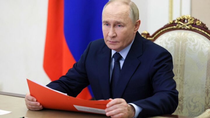 Hackers ucranianos sabotean medios rusos en el cumpleaños de Putin   