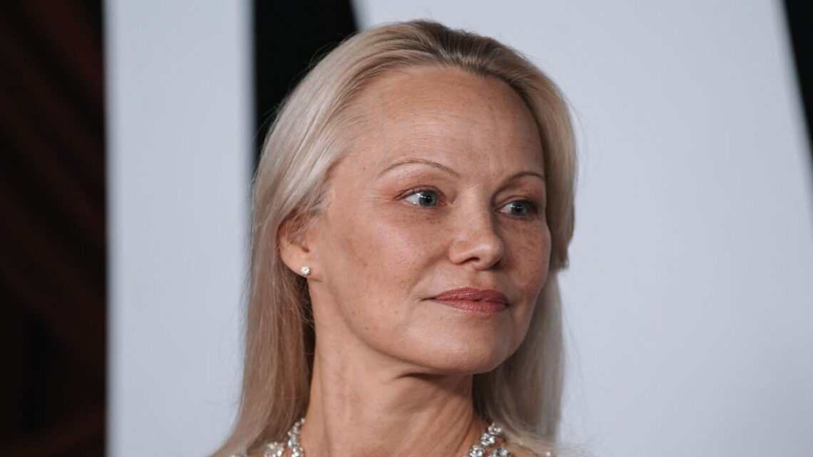 Pamela Anderson se une al movimiento del no make-up en las red carpets