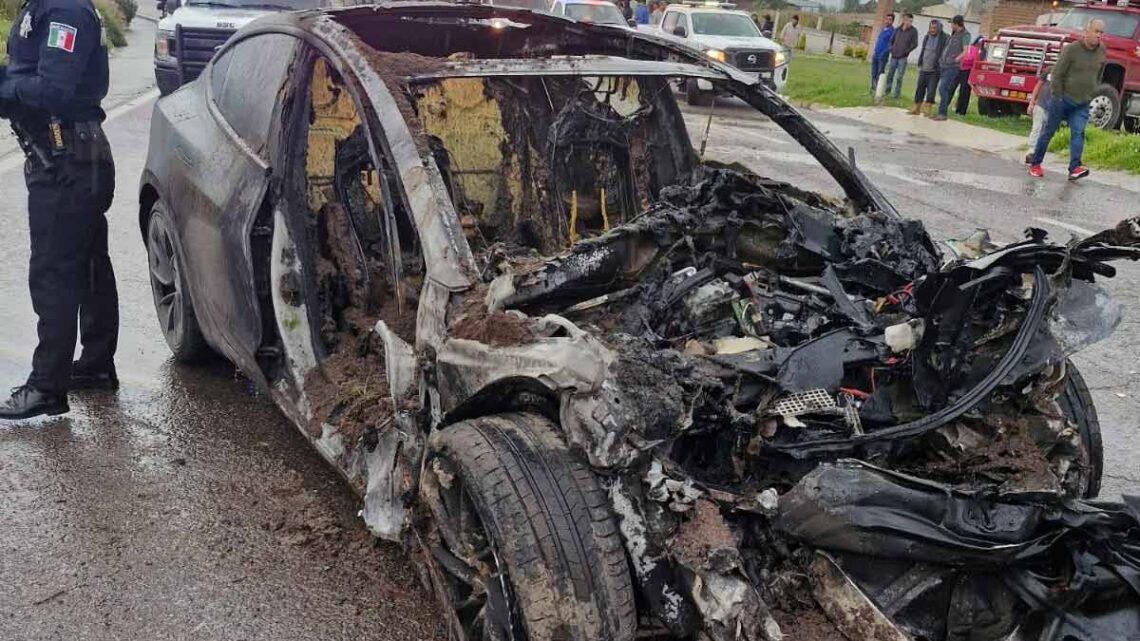 Tres muertos tras choque fatal de un Tesla en Tlaxcala