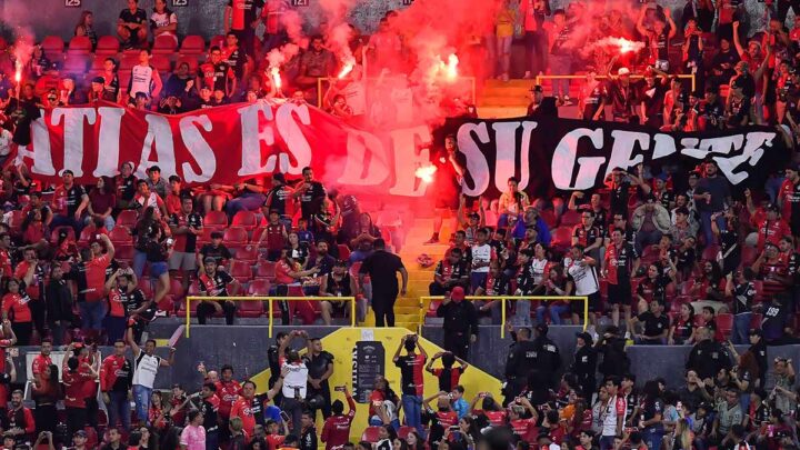 Multa al Atlas y sanción a sus seguidores   